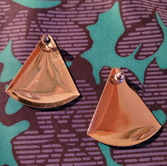 Textured Triangle Earrings - Picture 3 of 4